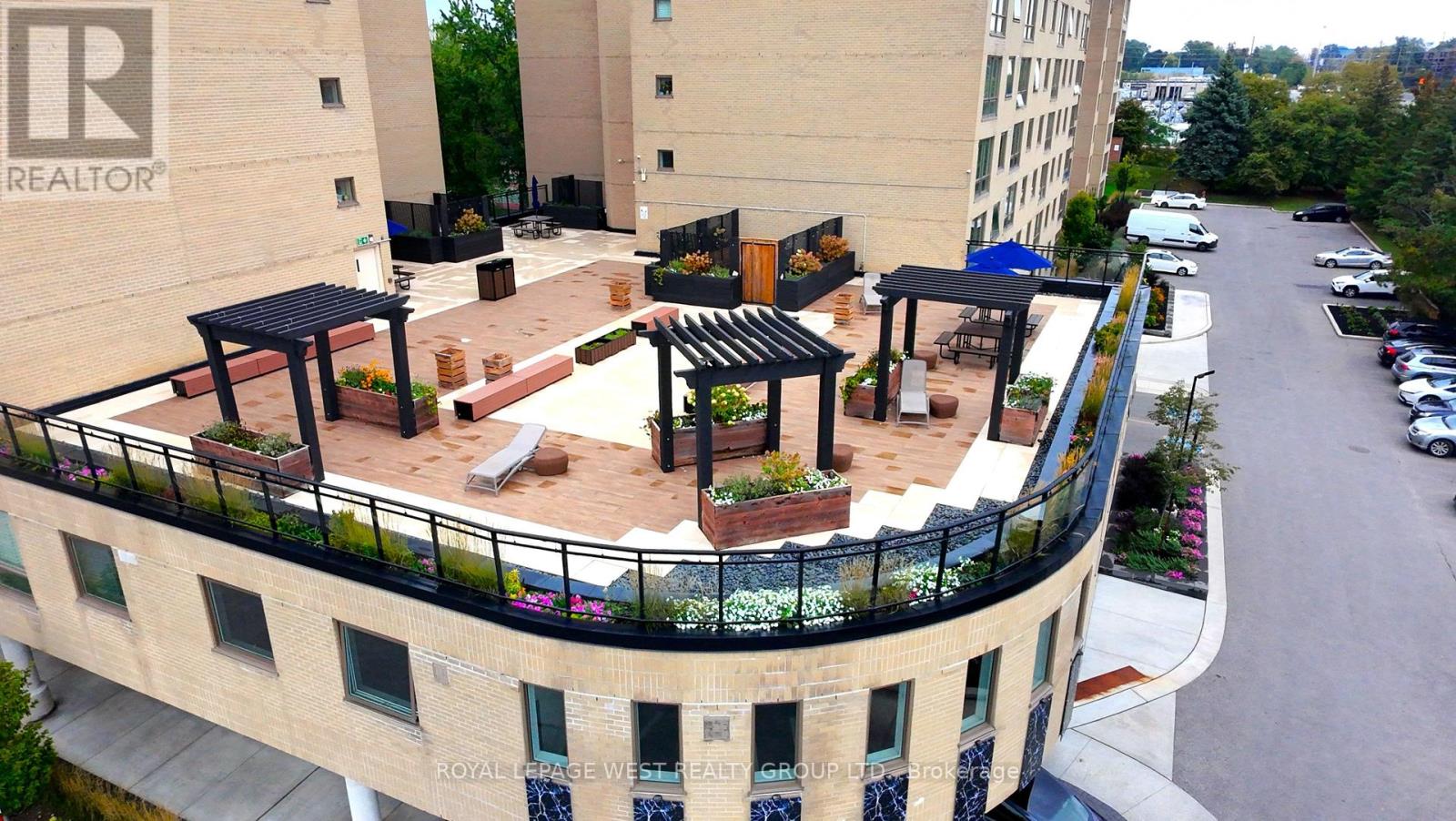 805 - 326 MAJOR MACKENZIE DRIVE E, Richmond Hill, Ontario