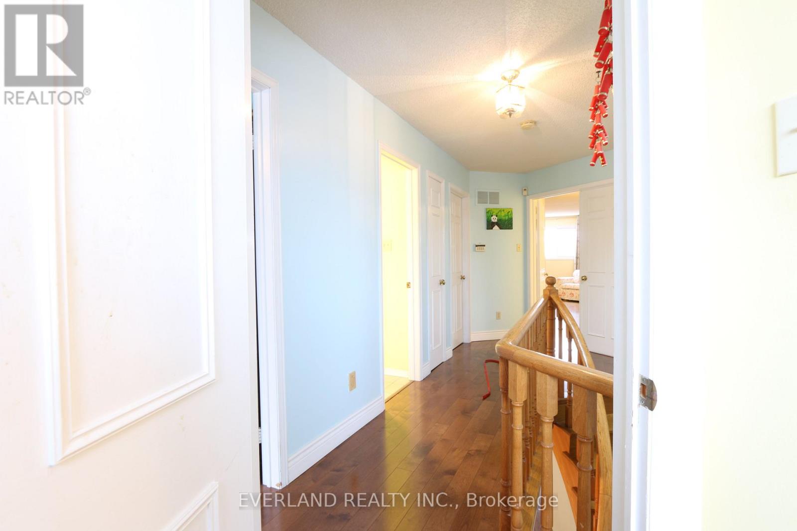 28 Bauer Crescent, Markham, Ontario  L3R 4H4 - Photo 10 - N12532216