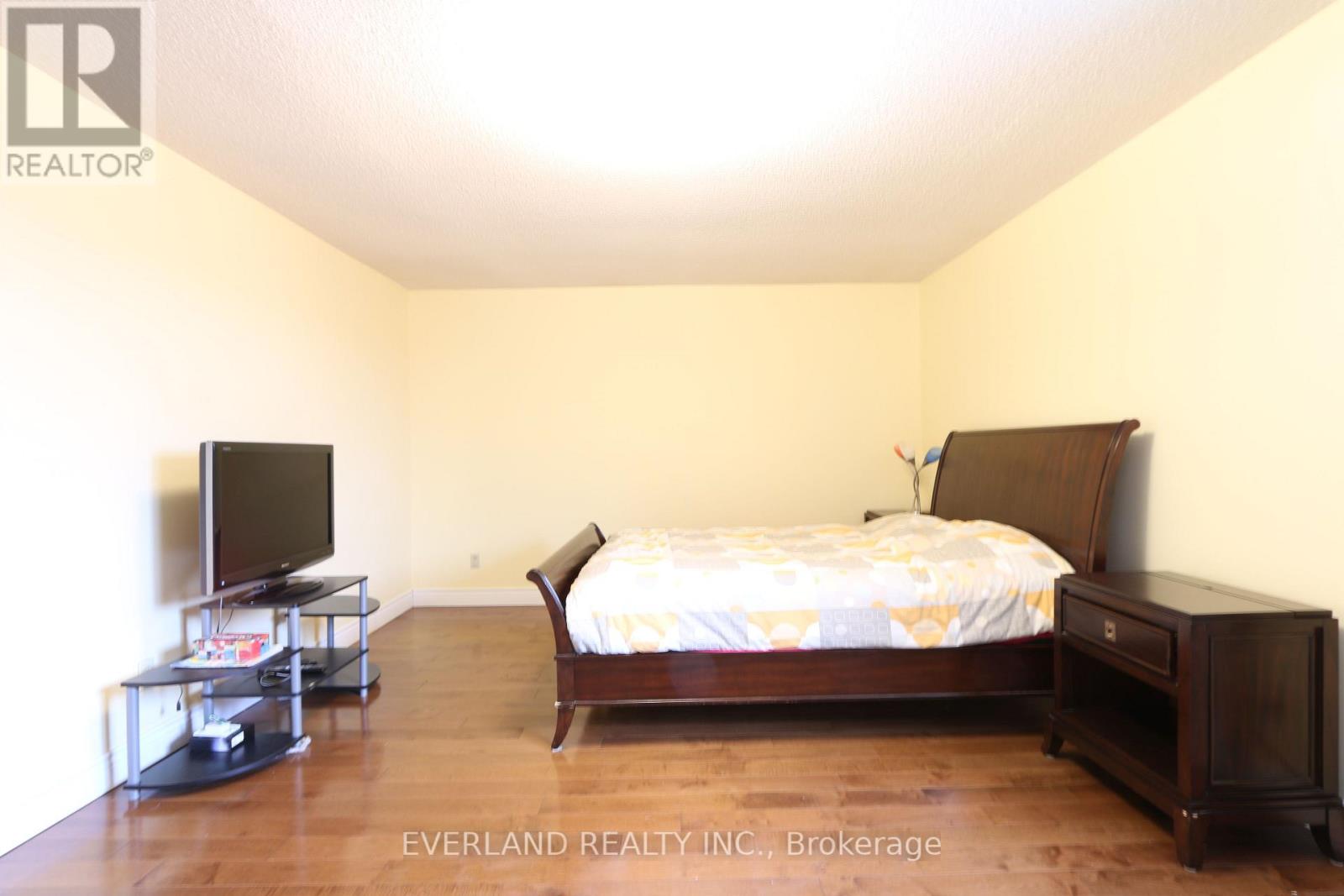 28 Bauer Crescent, Markham, Ontario  L3R 4H4 - Photo 16 - N12532216