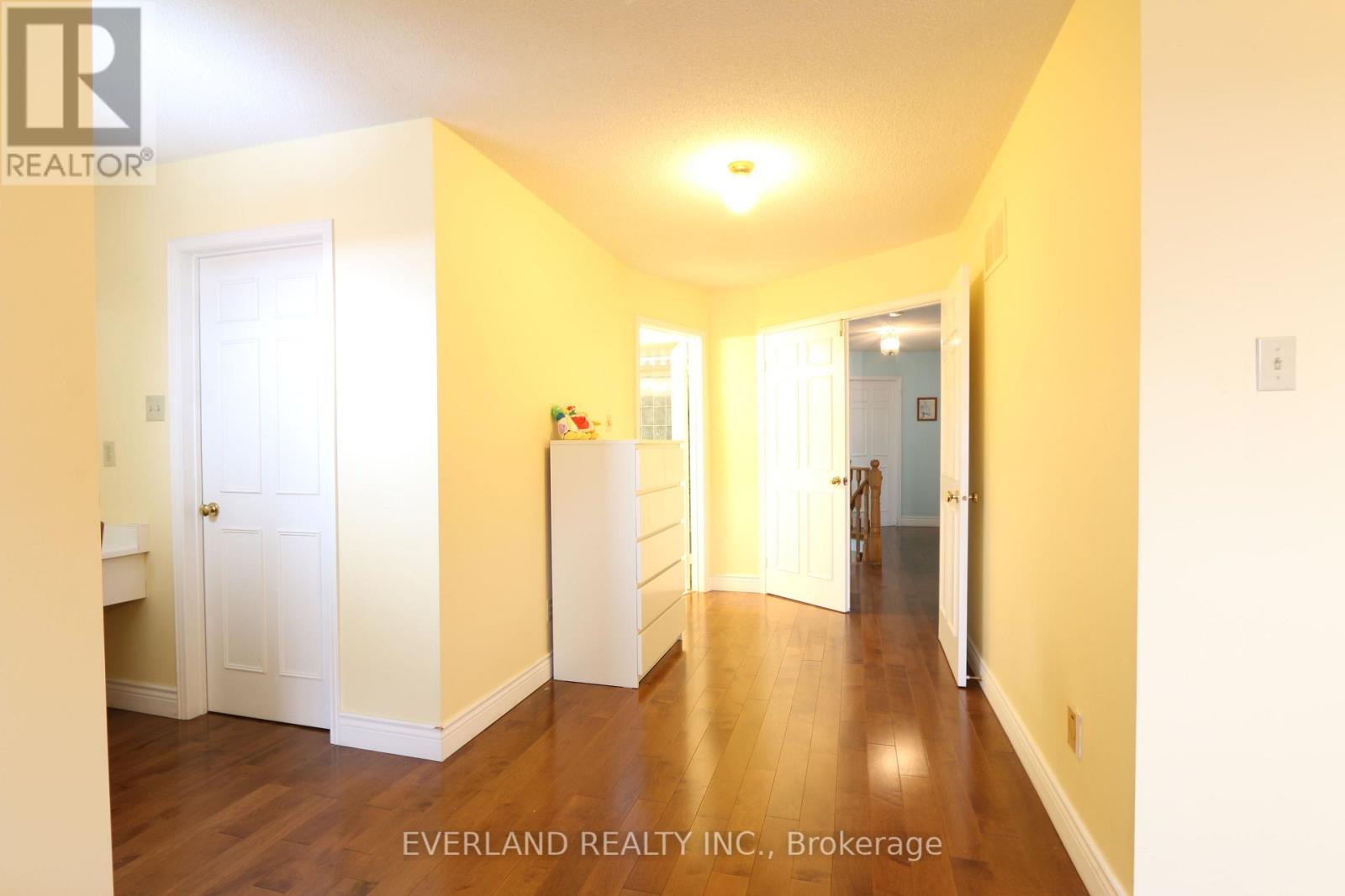 28 Bauer Crescent, Markham, Ontario  L3R 4H4 - Photo 17 - N12532216