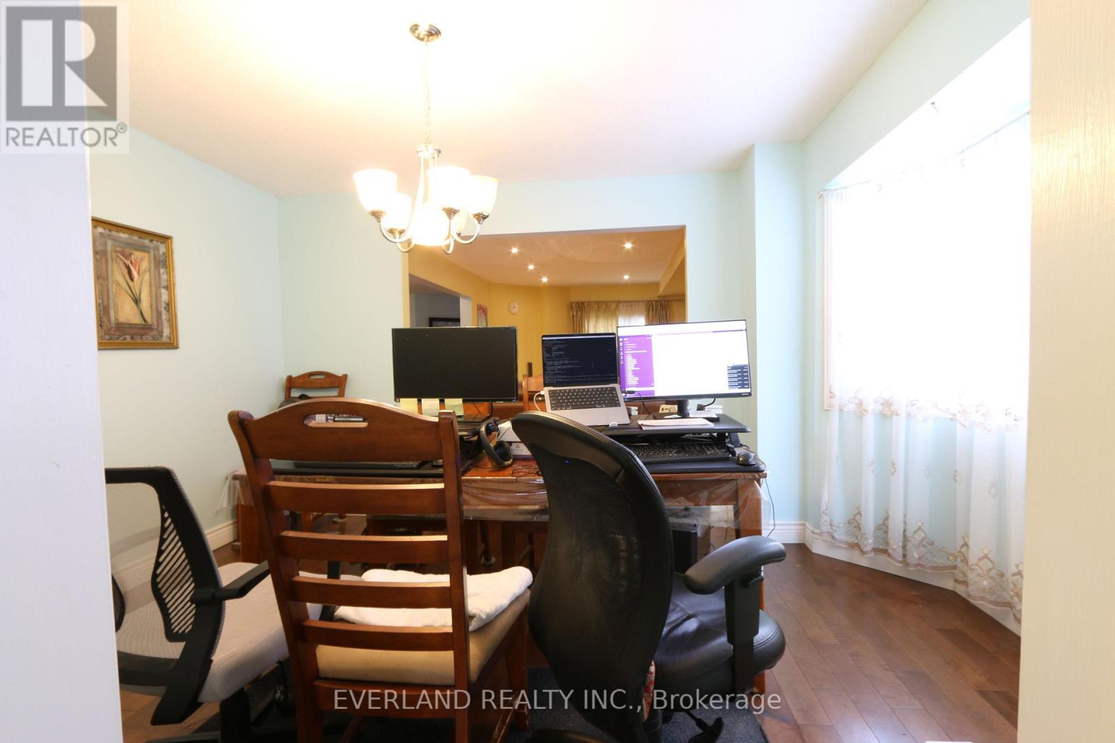 28 Bauer Crescent, Markham, Ontario  L3R 4H4 - Photo 22 - N12532216