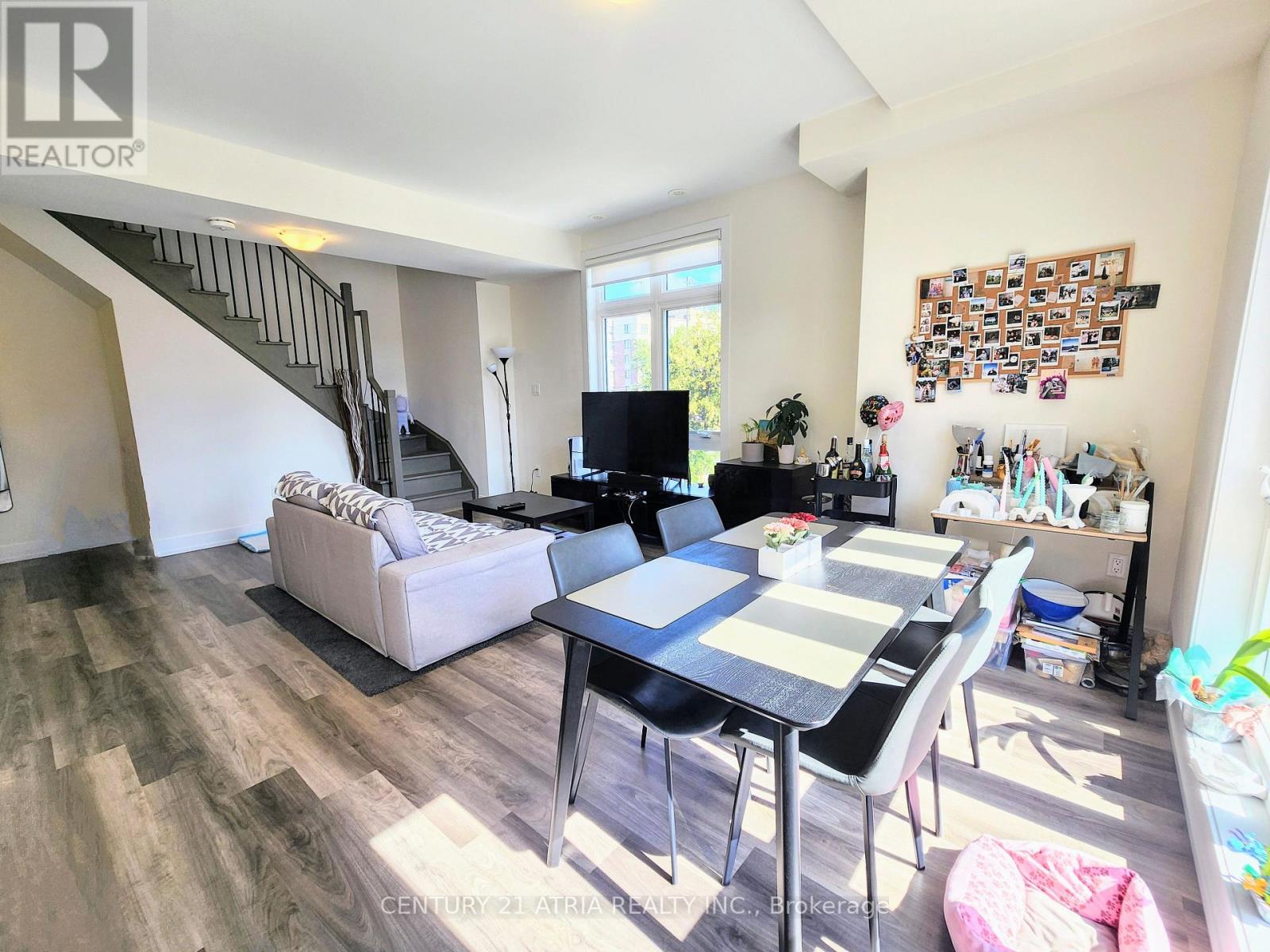 3 - 1 Bond Crescent, Richmond Hill, Ontario  L4E 1J4 - Photo 11 - N12532218