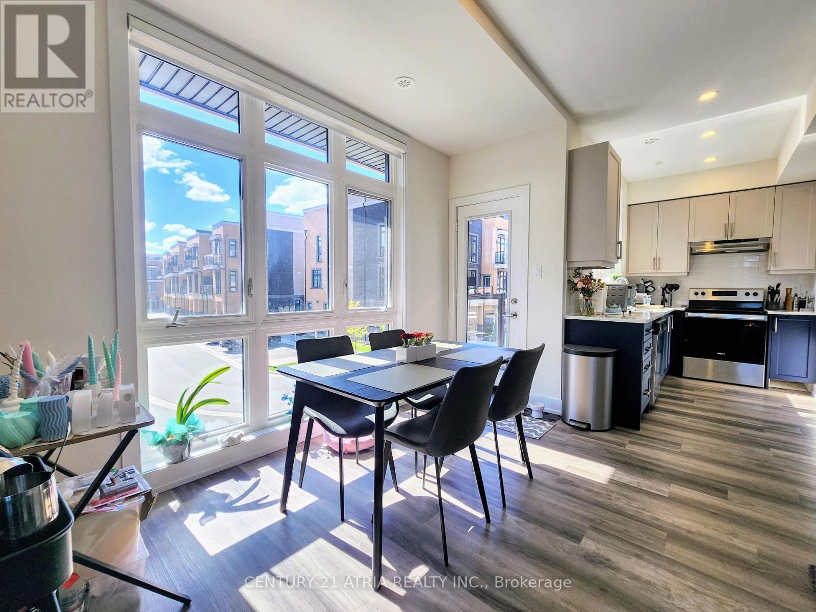 3 - 1 Bond Crescent, Richmond Hill, Ontario  L4E 1J4 - Photo 6 - N12532218