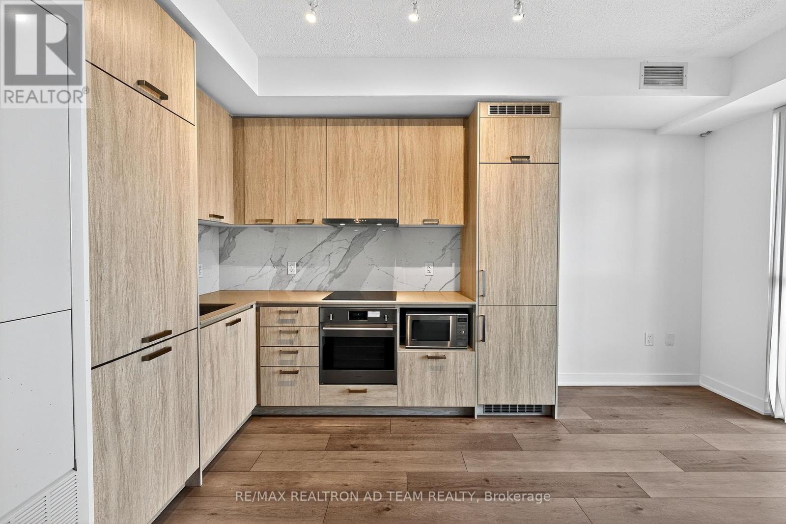 717 - 10 Honeycrisp Crescent, Vaughan, Ontario  L4K 0M7 - Photo 18 - N12532246