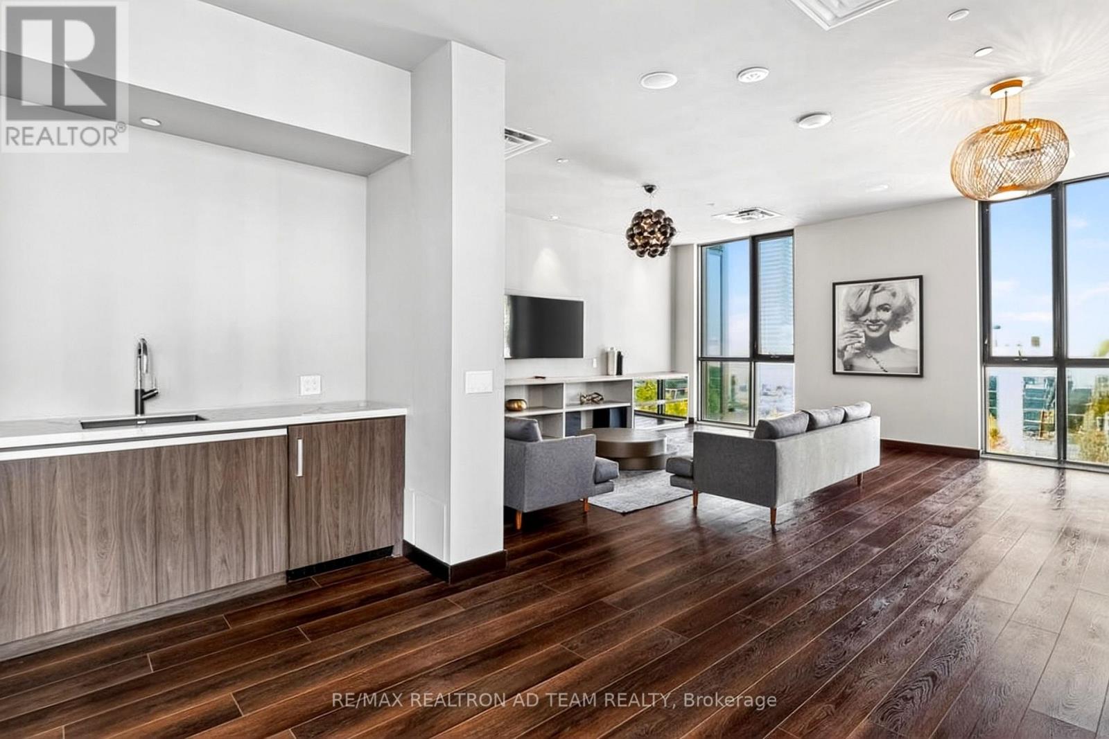 717 - 10 Honeycrisp Crescent, Vaughan, Ontario  L4K 0M7 - Photo 29 - N12532246