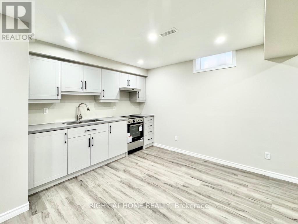 17 Periwinkle Road, Springwater, Ontario  L9X 2C8 - Photo 14 - S12532042