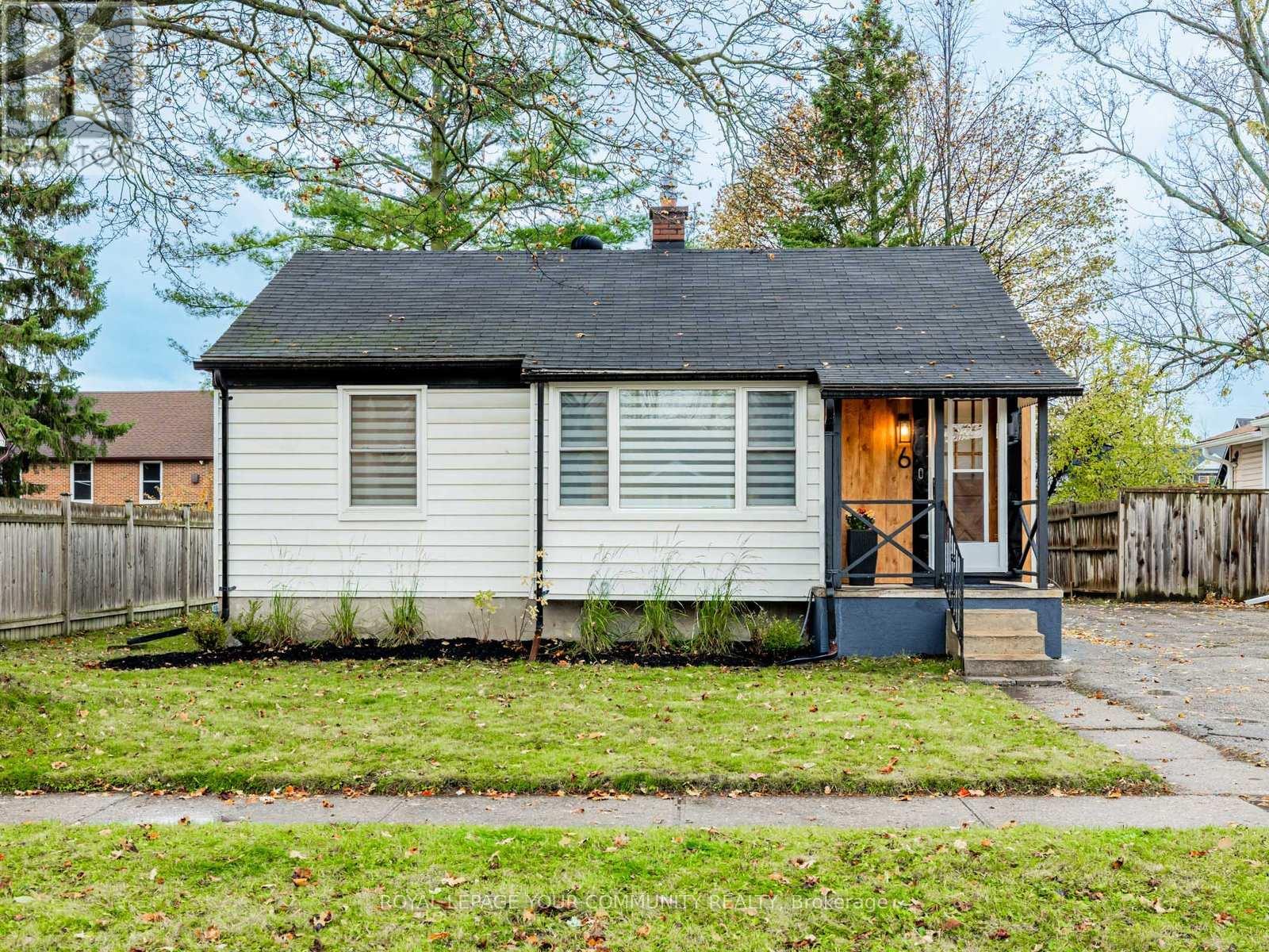 6 NEWTON STREET, Barrie, Ontario