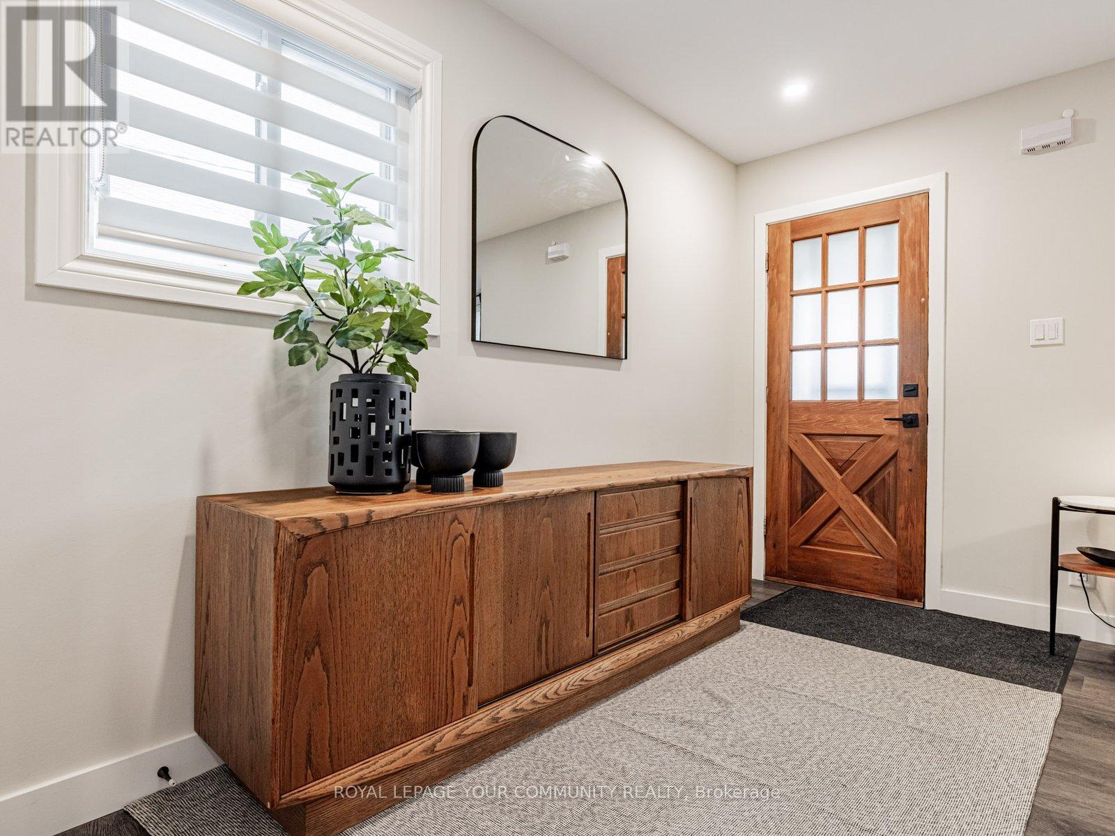 6 Newton Street, Barrie, Ontario  L4M 3N3 - Photo 4 - S12532080