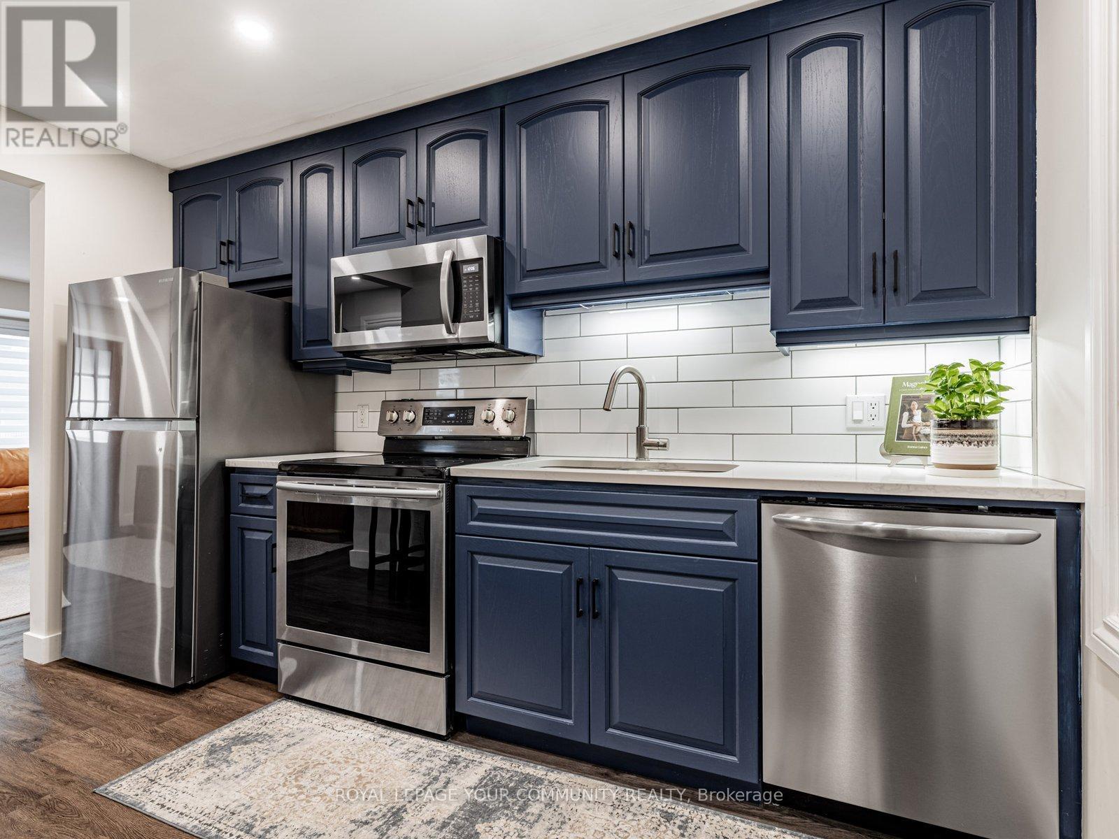 6 Newton Street, Barrie, Ontario  L4M 3N3 - Photo 8 - S12532080