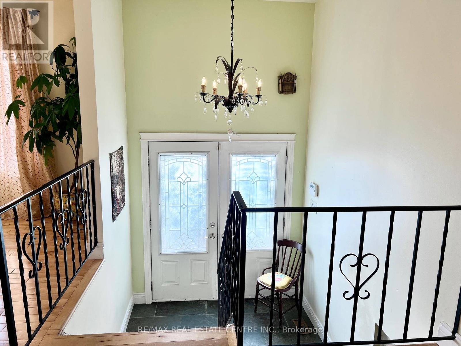 135 Christopher Avenue, Wasaga Beach, Ontario  L9Z 1S4 - Photo 4 - S12532138