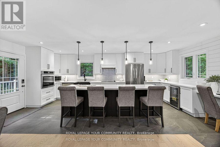 135 Huronwoods Drive, Oro-Medonte, Ontario  L0K 1E0 - Photo 7 - S12532144