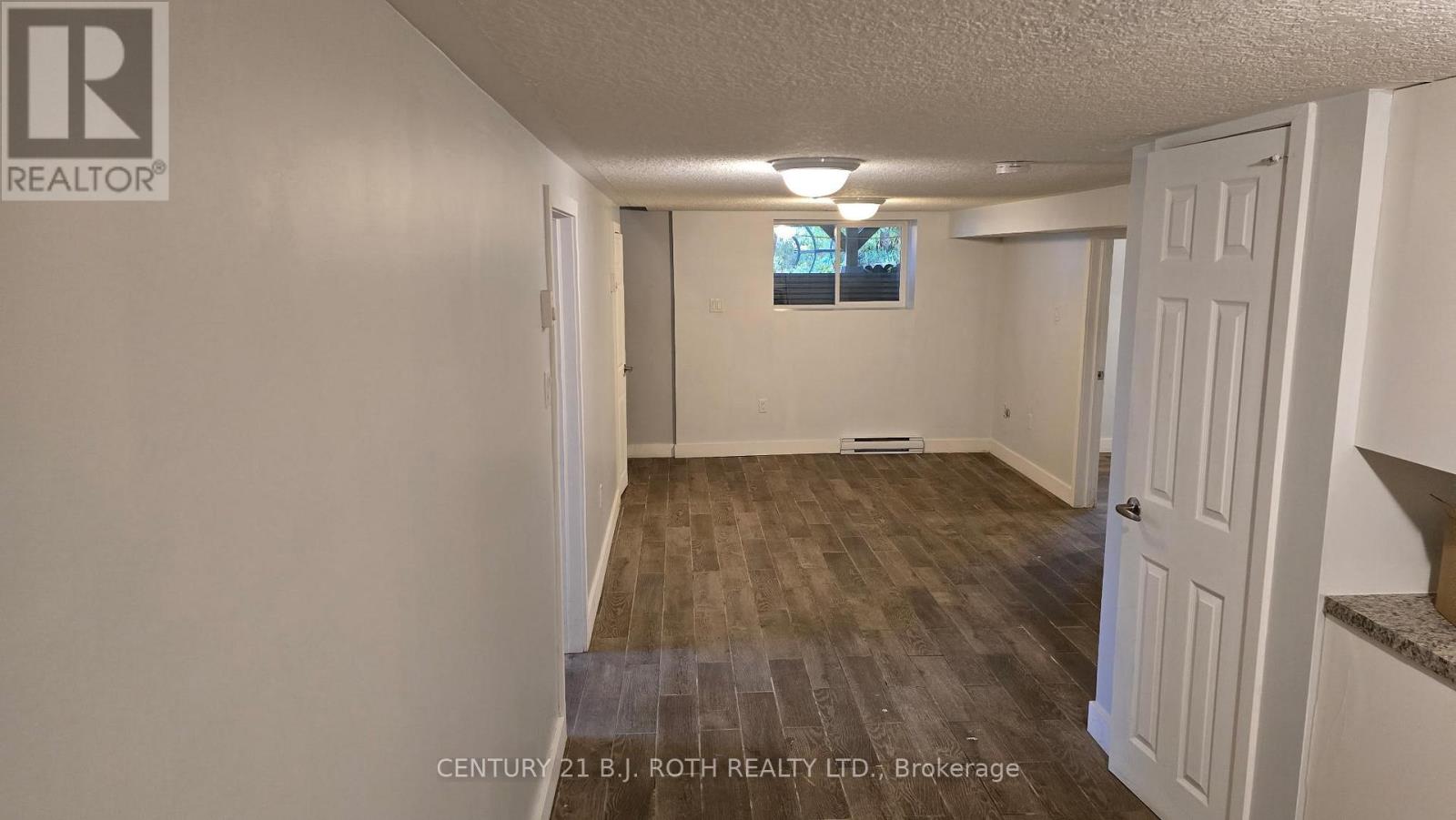 121 Cumberland Street, Barrie, Ontario  L4N 2P8 - Photo 2 - S12532178