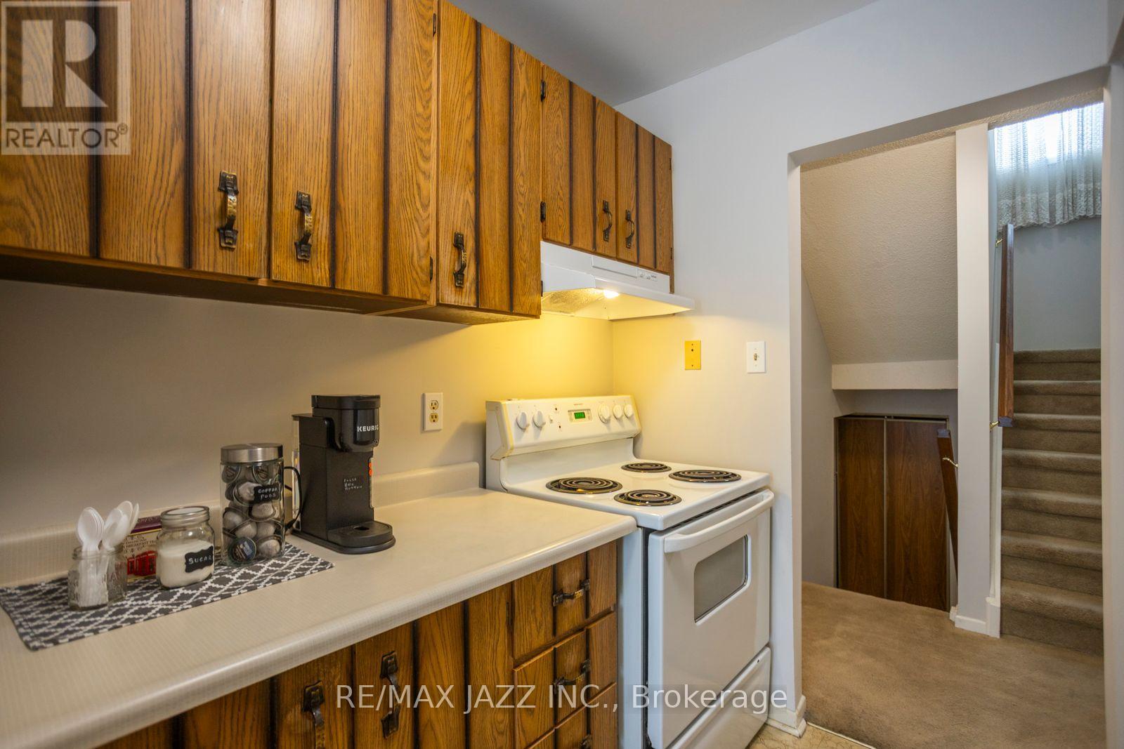 77 Caronia Square, Toronto, Ontario M1B 2Z9 - Photo 8 - E12532392