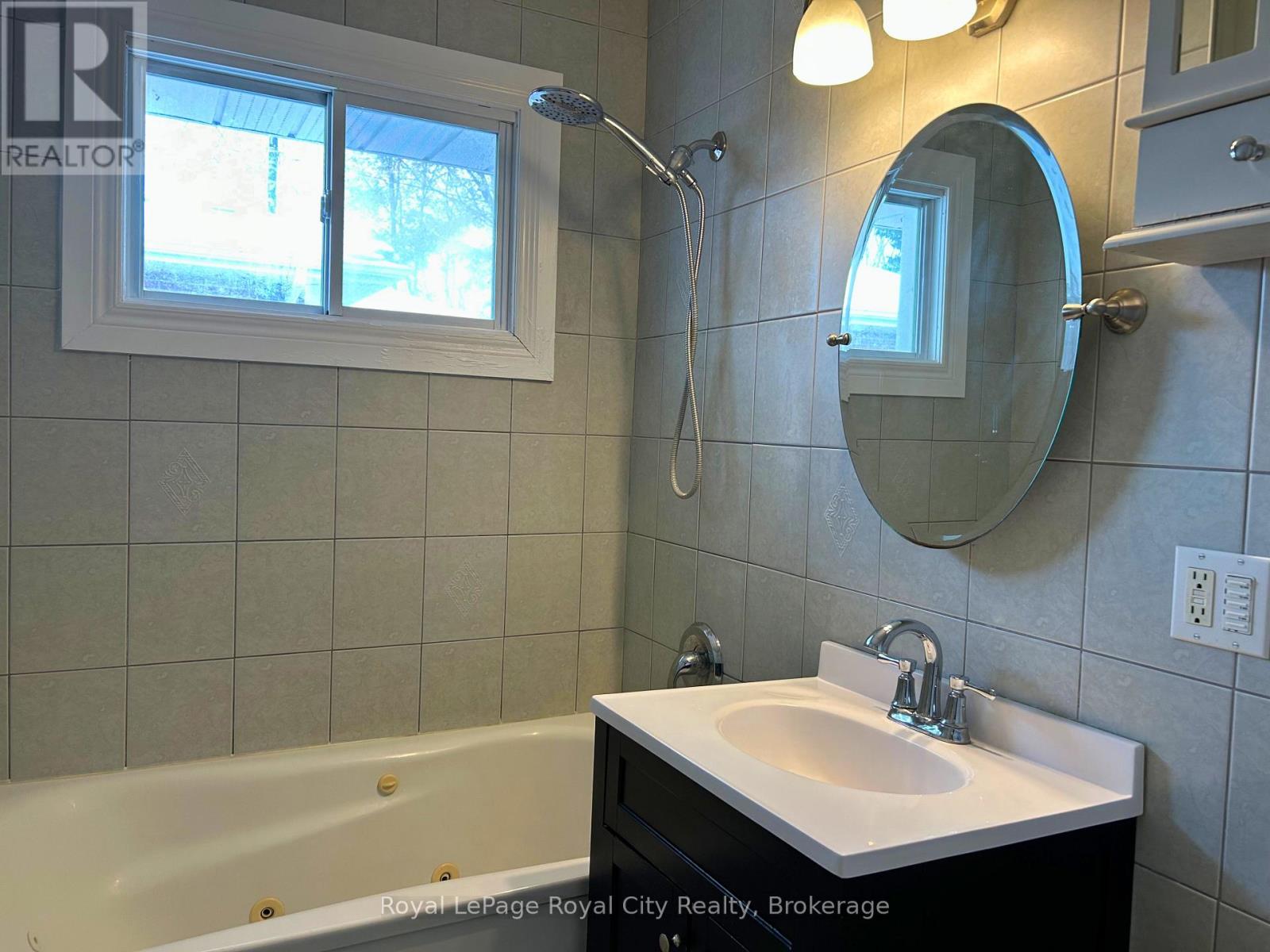 Upper - 182 Metcalfe Street, Guelph, Ontario  N1E 4Y3 - Photo 12 - X12532260