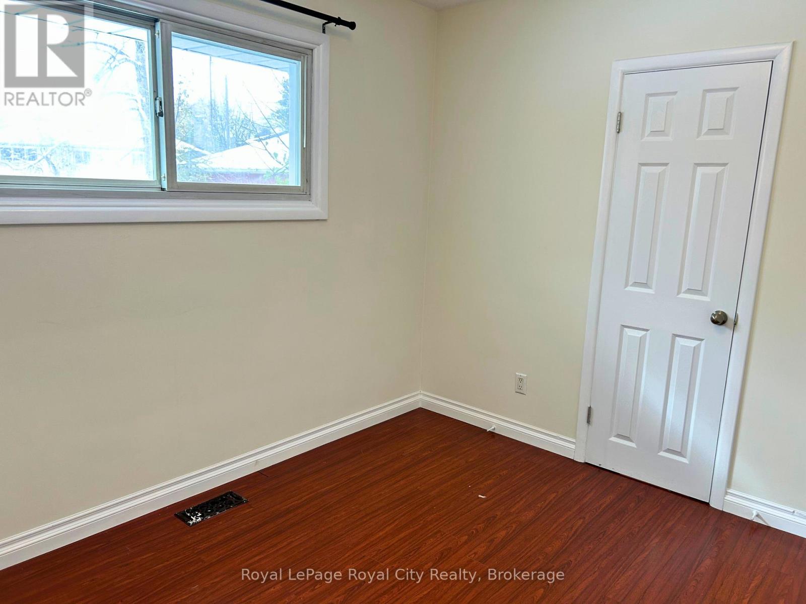 Upper - 182 Metcalfe Street, Guelph, Ontario  N1E 4Y3 - Photo 14 - X12532260