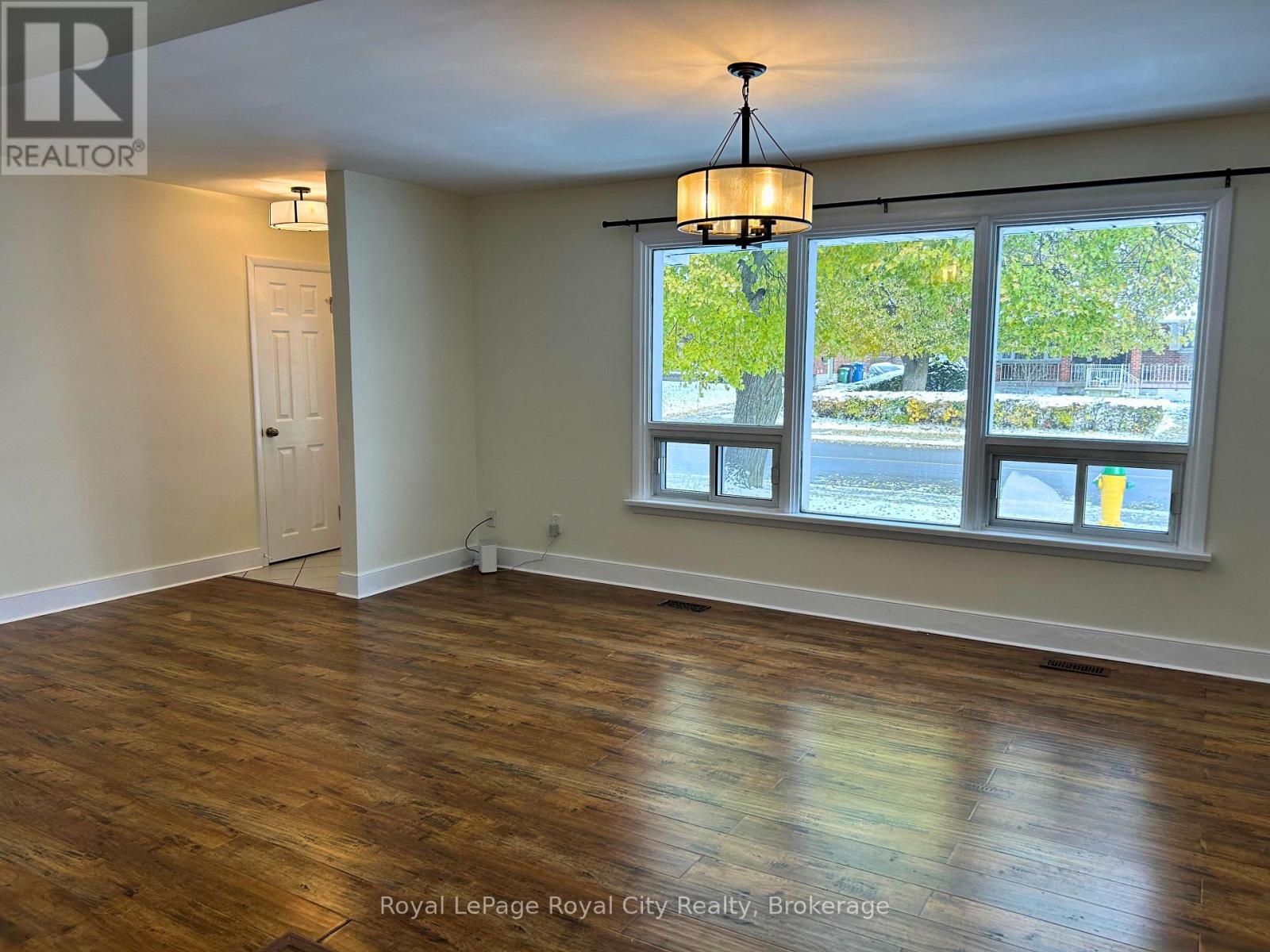 Upper - 182 Metcalfe Street, Guelph, Ontario  N1E 4Y3 - Photo 8 - X12532260