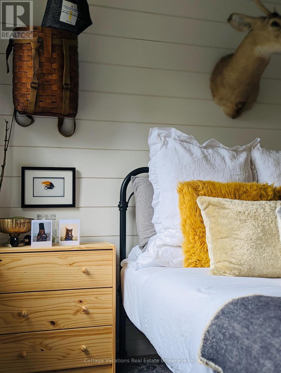 929 Muskoka 3 Road N, Huntsville, Ontario  P1H 1E2 - Photo 13 - X12532336