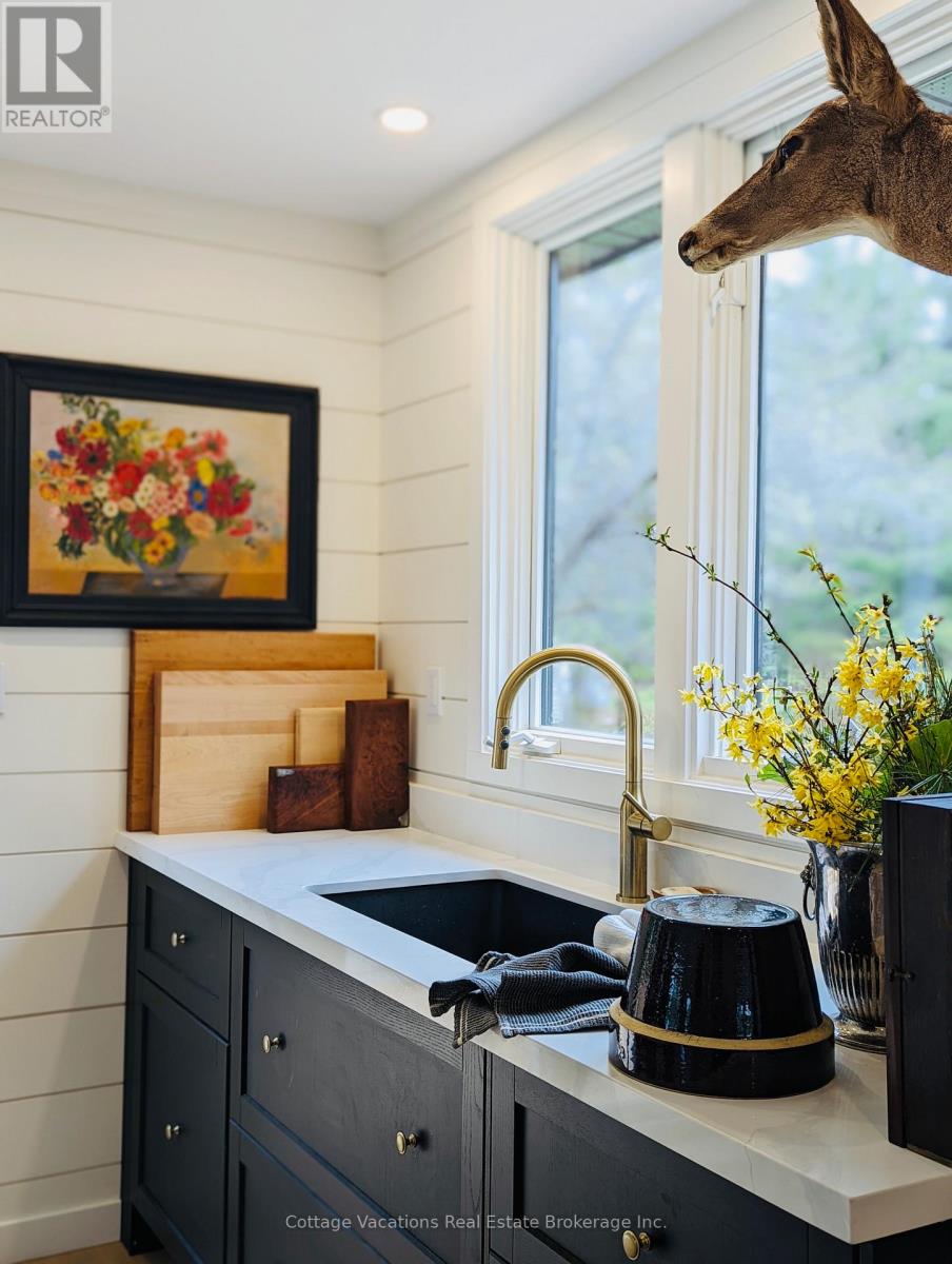 929 Muskoka 3 Road N, Huntsville, Ontario  P1H 1E2 - Photo 15 - X12532336