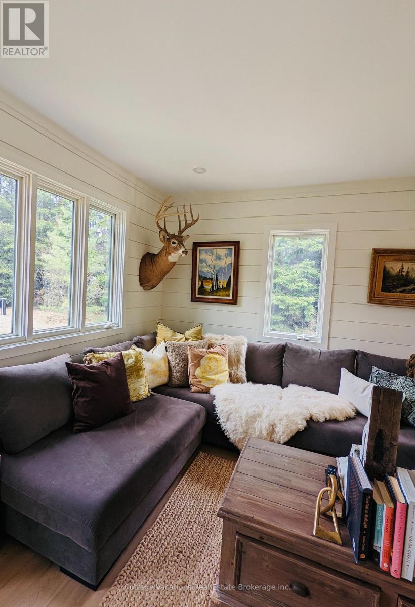 929 Muskoka 3 Road N, Huntsville, Ontario  P1H 1E2 - Photo 17 - X12532336