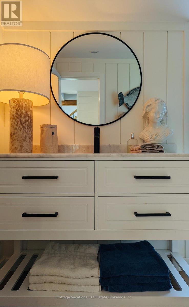 929 Muskoka 3 Road N, Huntsville, Ontario  P1H 1E2 - Photo 19 - X12532336