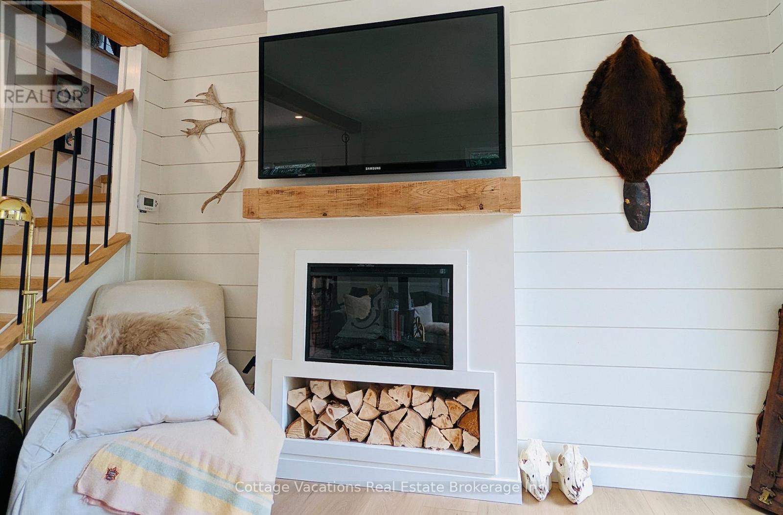 929 Muskoka 3 Road N, Huntsville, Ontario  P1H 1E2 - Photo 3 - X12532336