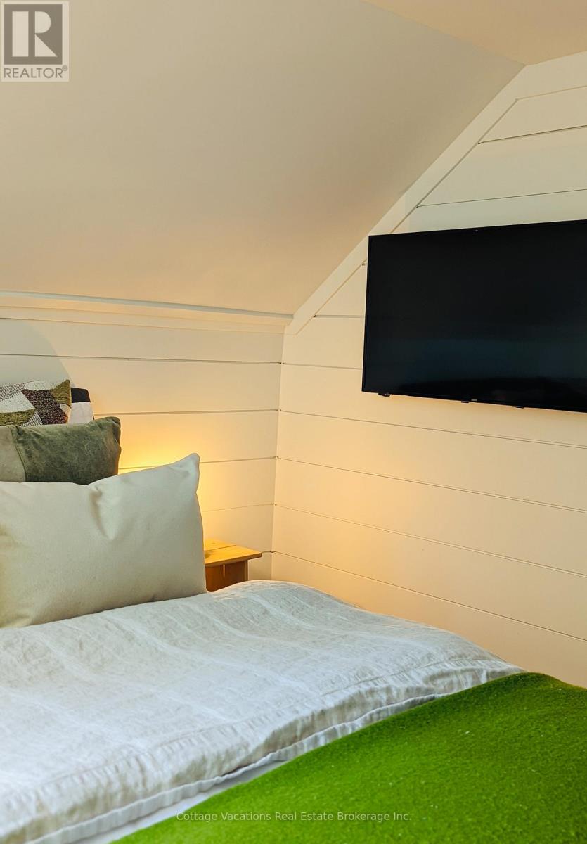 929 Muskoka 3 Road N, Huntsville, Ontario  P1H 1E2 - Photo 5 - X12532336