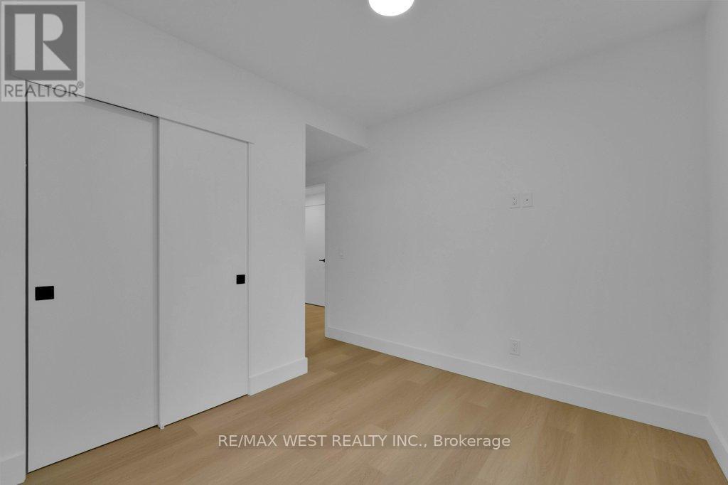 B - 661 Winona Drive, Toronto (Oakwood Village), Ontario  M6C 3V6 - Photo 14 - C12470391