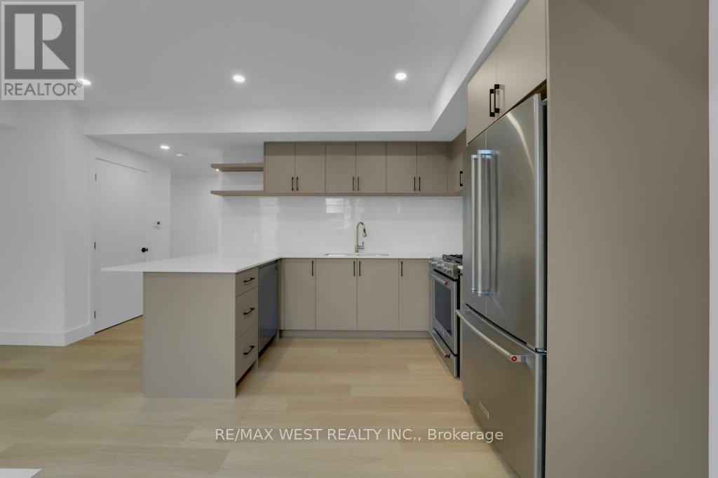 B - 661 Winona Drive, Toronto (Oakwood Village), Ontario  M6C 3V6 - Photo 7 - C12470391