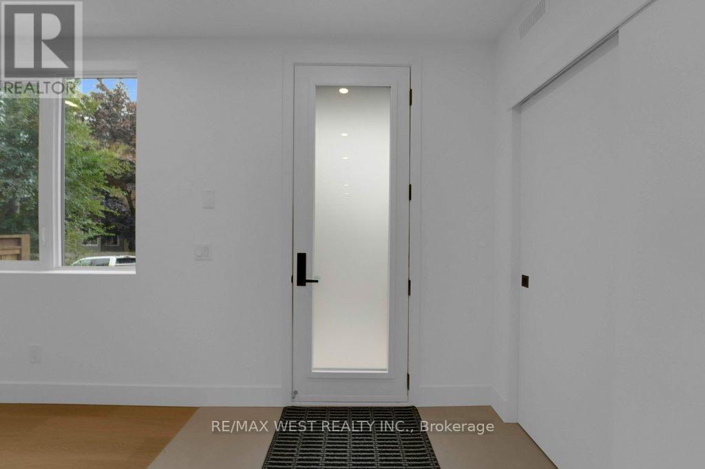 B - 661 Winona Drive, Toronto (Oakwood Village), Ontario  M6C 3V6 - Photo 5 - C12470391