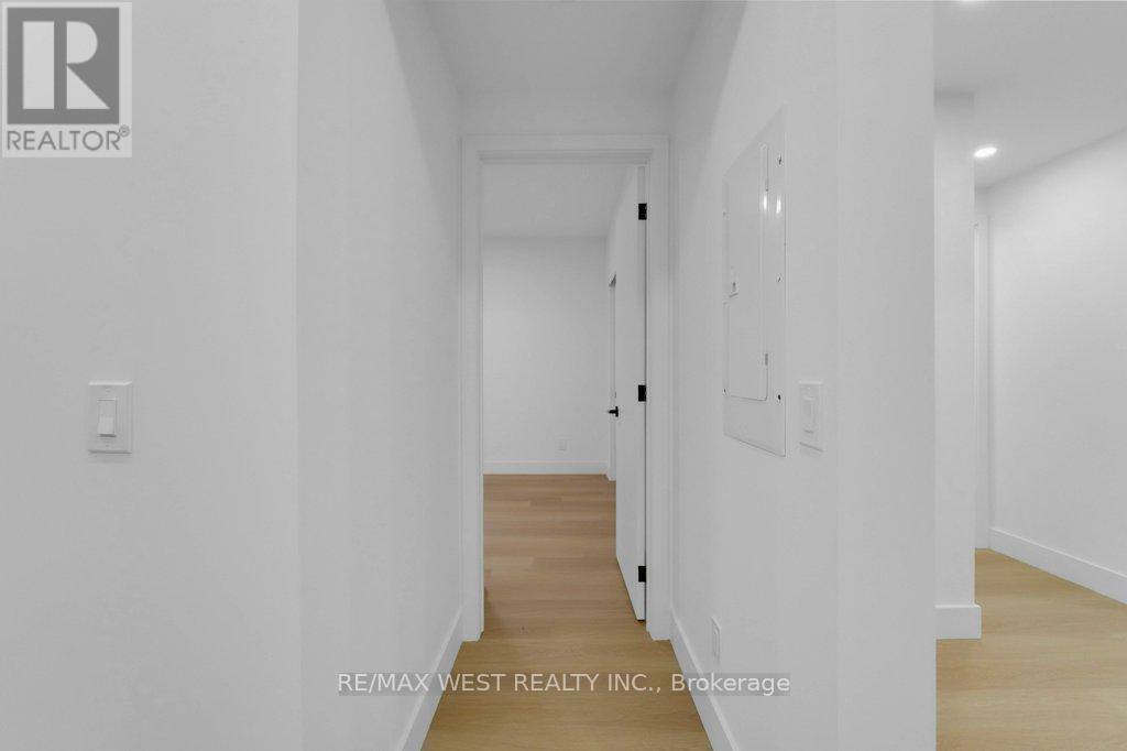 A - 661 Winona Drive, Toronto (Oakwood Village), Ontario  M6C 3V6 - Photo 11 - C12470393