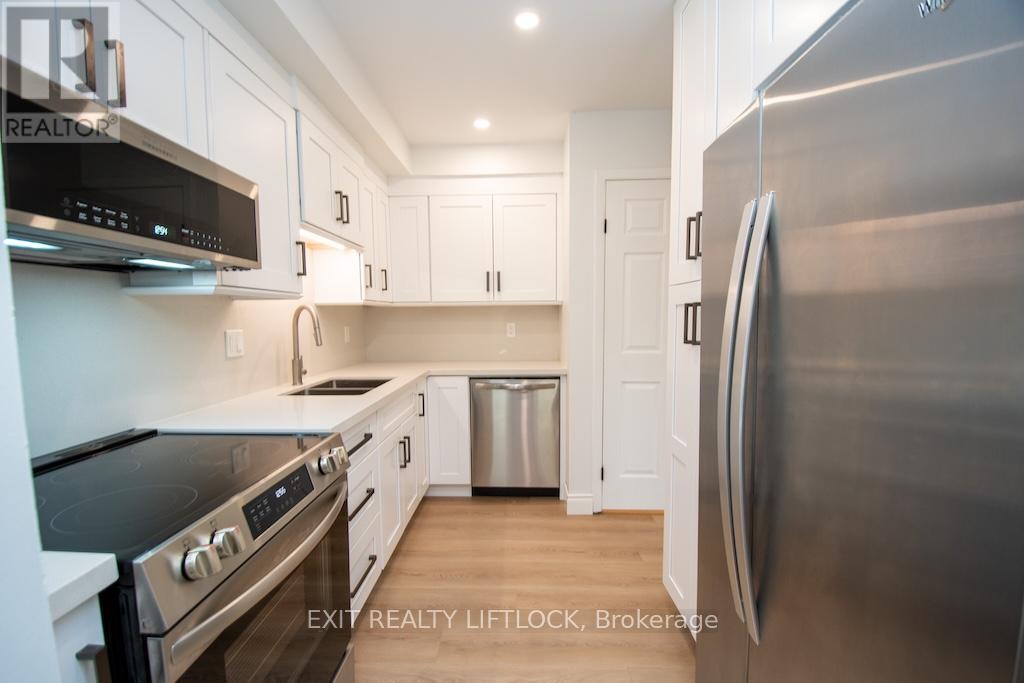 12 - 740 Chamberlain Street, Peterborough, Ontario K9J 4M3 - Photo 14 - X12532252