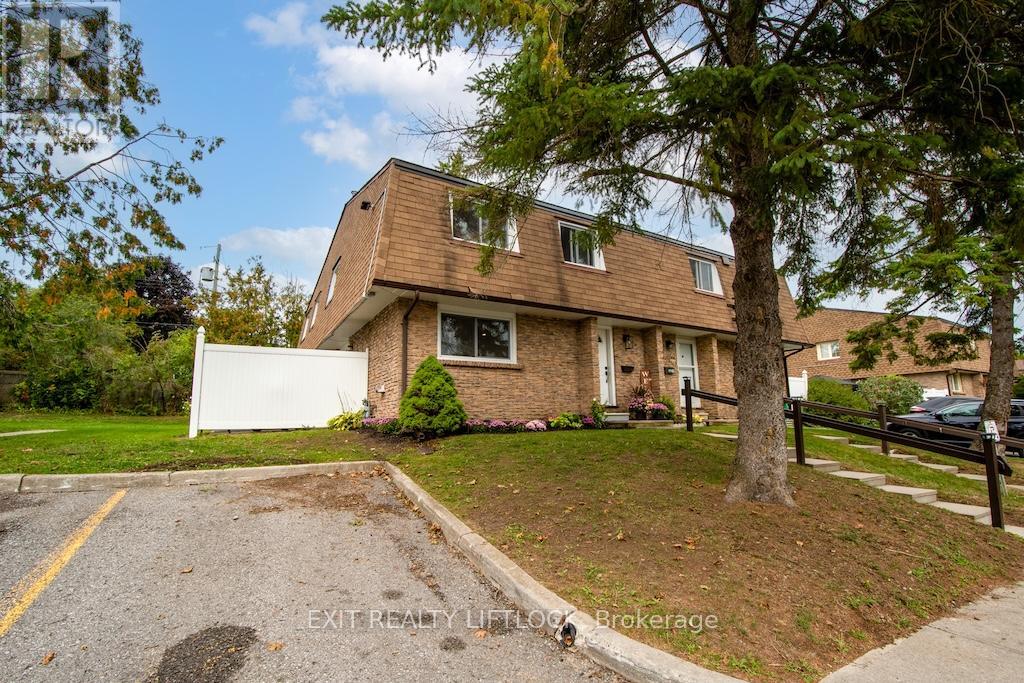 12 - 740 Chamberlain Street, Peterborough, Ontario K9J 4M3 - Photo 2 - X12532252