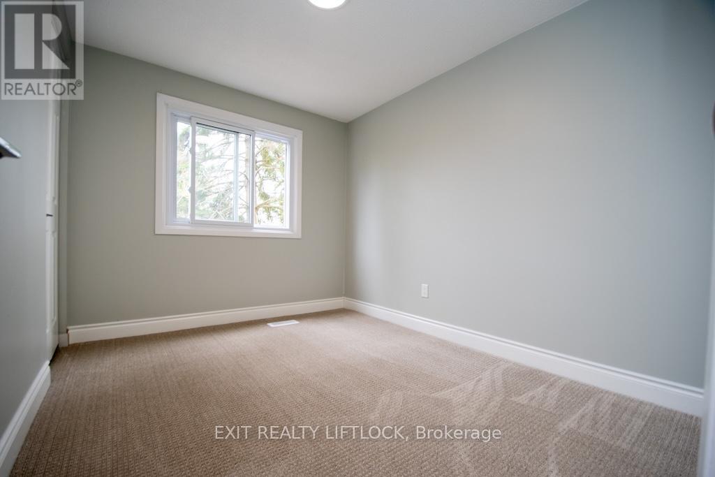 12 - 740 Chamberlain Street, Peterborough, Ontario K9J 4M3 - Photo 20 - X12532252