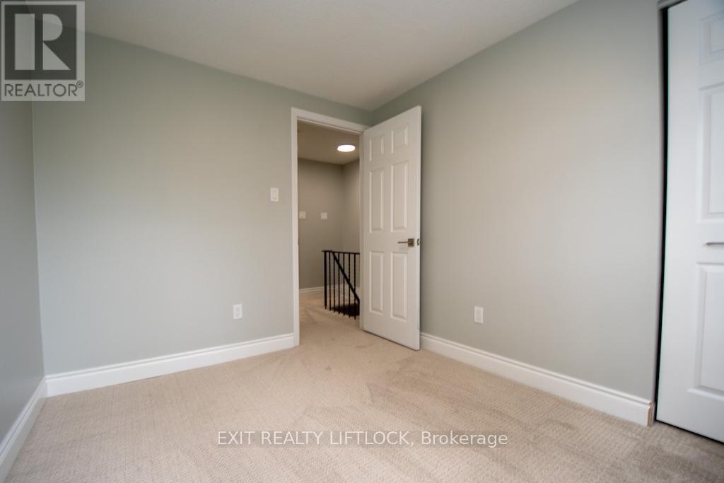12 - 740 Chamberlain Street, Peterborough, Ontario K9J 4M3 - Photo 22 - X12532252
