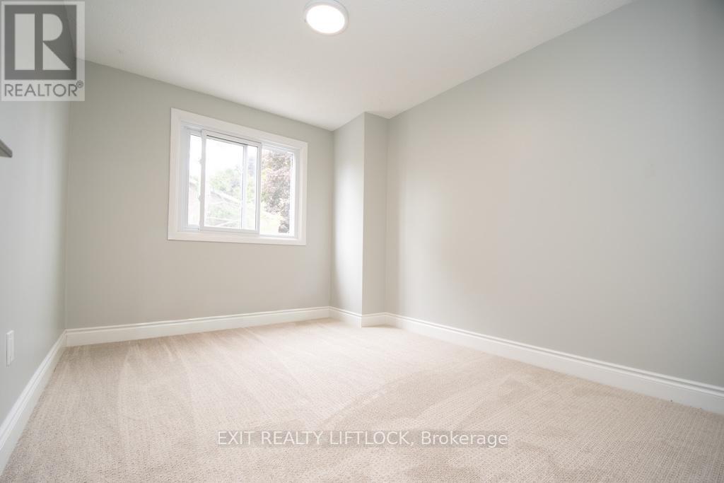 12 - 740 Chamberlain Street, Peterborough, Ontario K9J 4M3 - Photo 23 - X12532252