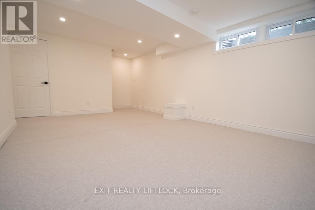 12 - 740 Chamberlain Street, Peterborough, Ontario K9J 4M3 - Photo 29 - X12532252