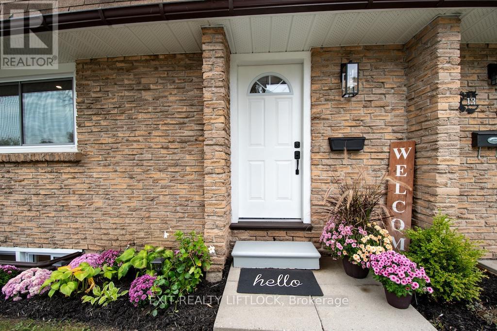 12 - 740 Chamberlain Street, Peterborough, Ontario K9J 4M3 - Photo 4 - X12532252