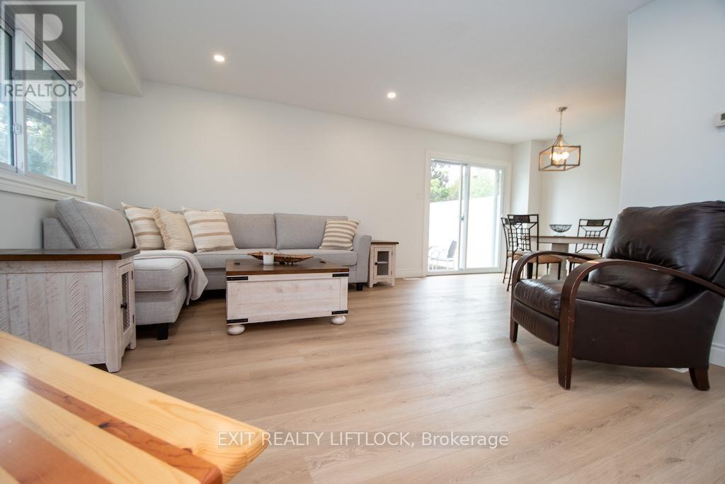 12 - 740 Chamberlain Street, Peterborough, Ontario K9J 4M3 - Photo 7 - X12532252