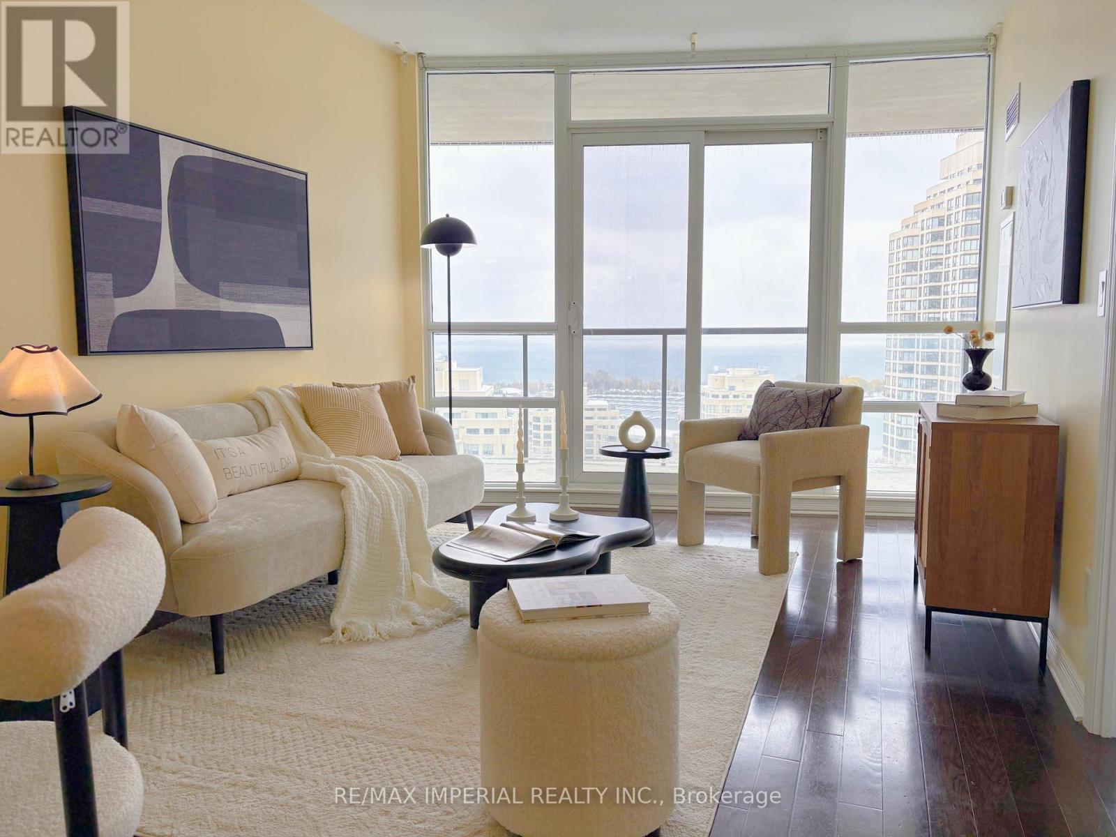 2001 - 15 LEGION ROAD, Toronto, Ontario