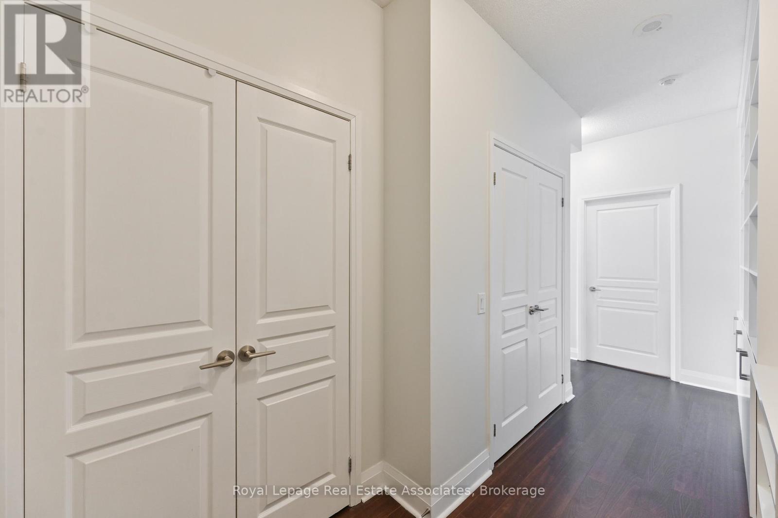 1308 - 1 Hurontario Street, Mississauga, Ontario  L5G 3G8 - Photo 10 - W12531980