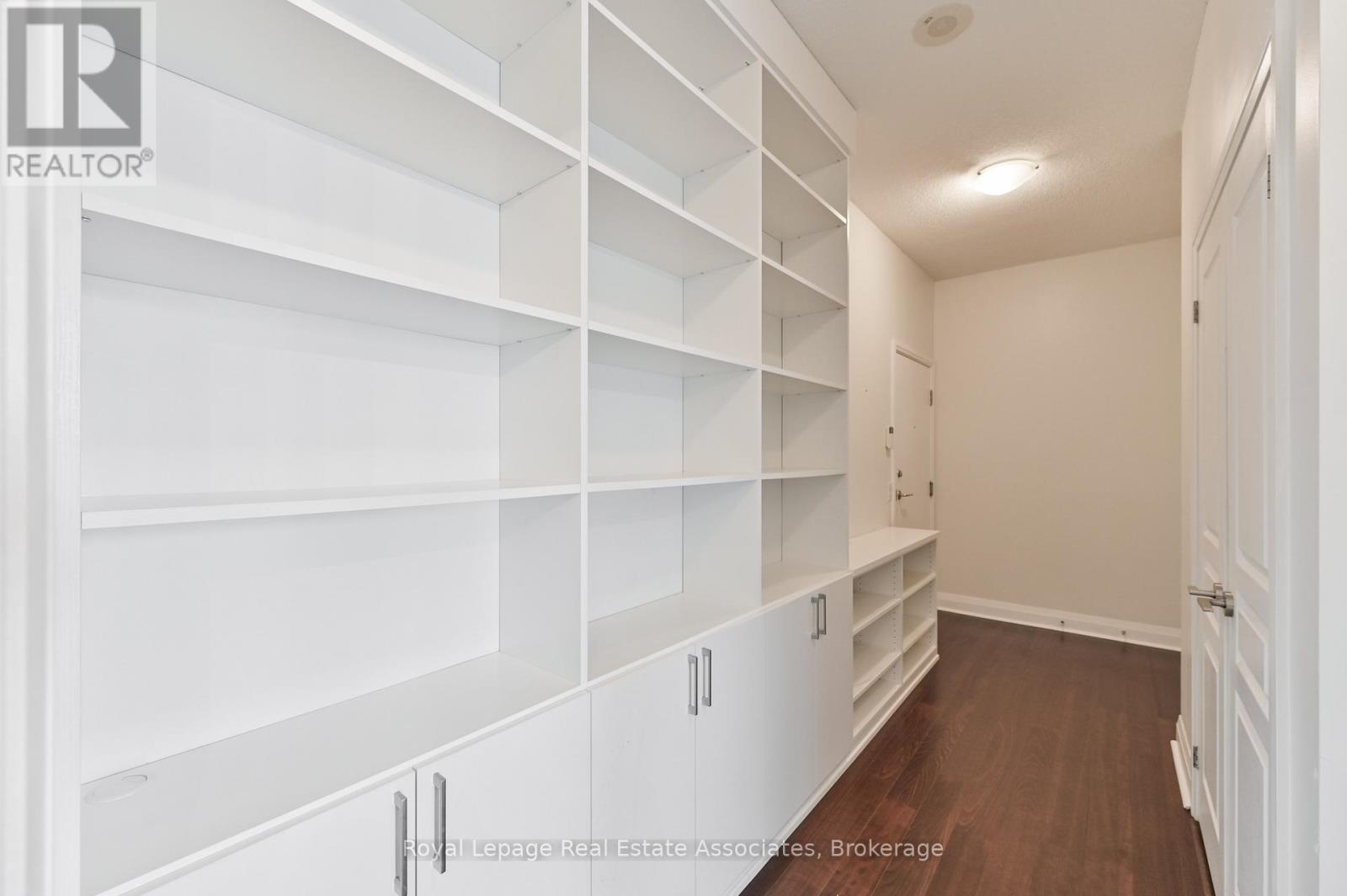 1308 - 1 Hurontario Street, Mississauga, Ontario  L5G 3G8 - Photo 11 - W12531980