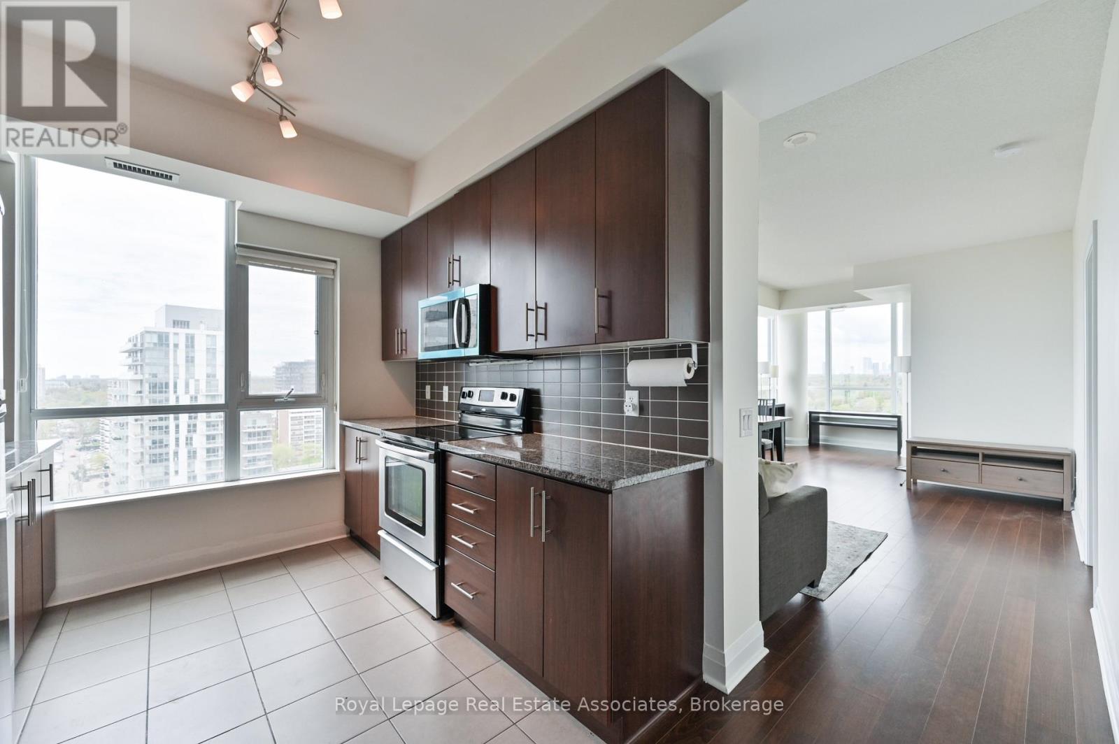 1308 - 1 Hurontario Street, Mississauga, Ontario  L5G 3G8 - Photo 14 - W12531980