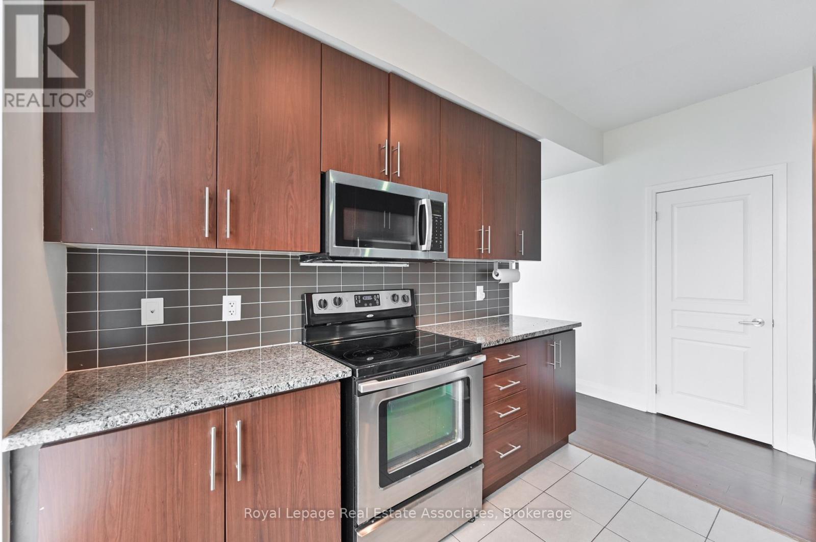 1308 - 1 Hurontario Street, Mississauga, Ontario  L5G 3G8 - Photo 15 - W12531980