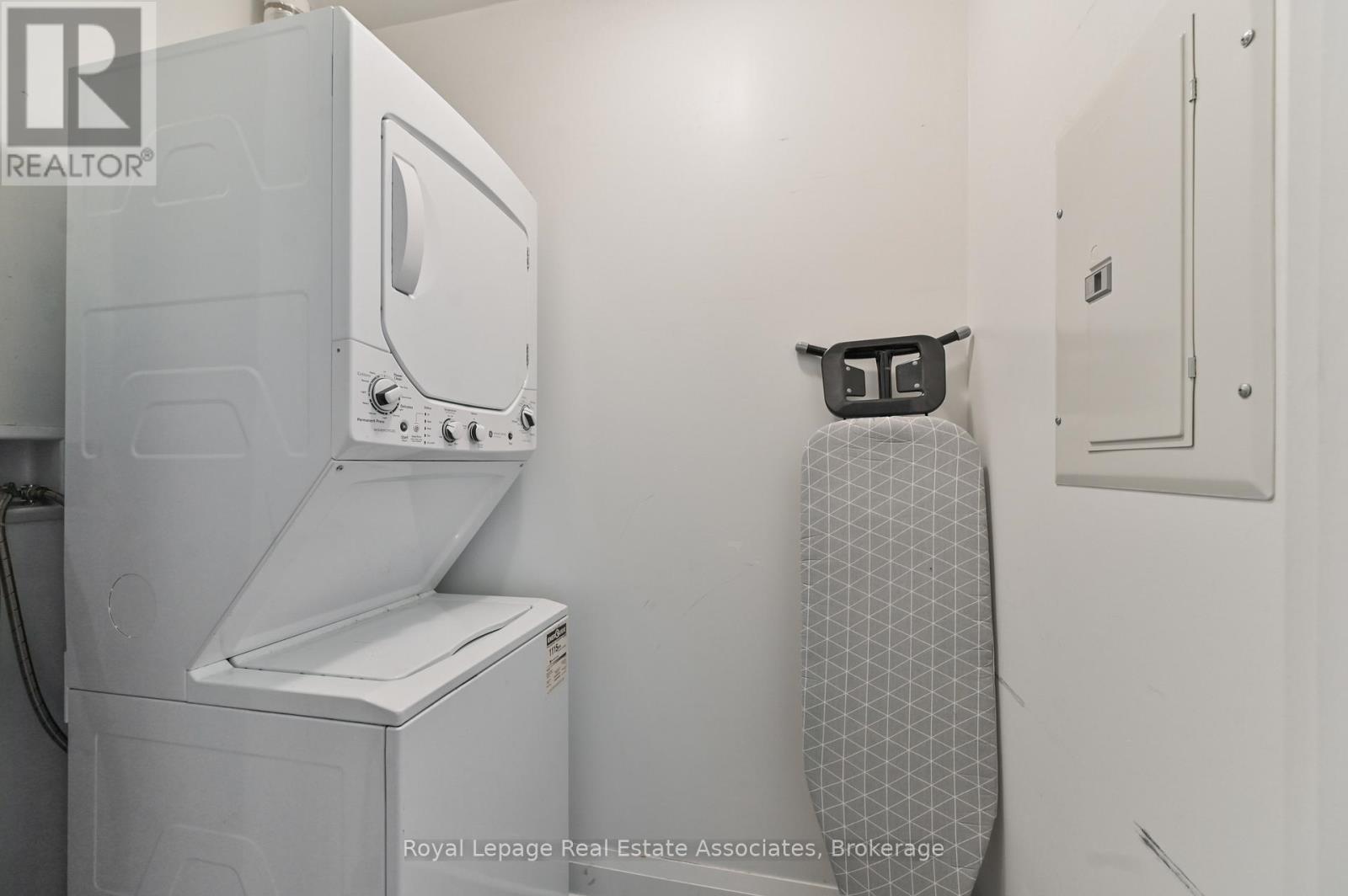 1308 - 1 Hurontario Street, Mississauga, Ontario  L5G 3G8 - Photo 31 - W12531980