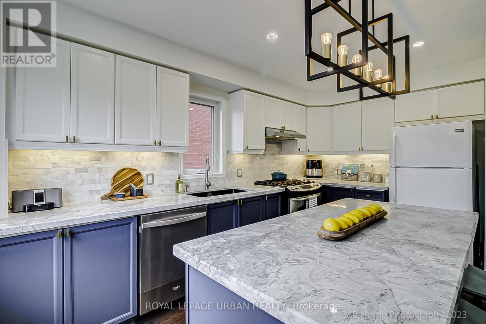 165 Westfield Trail, Oakville, Ontario  L6H 6H7 - Photo 13 - W12531990