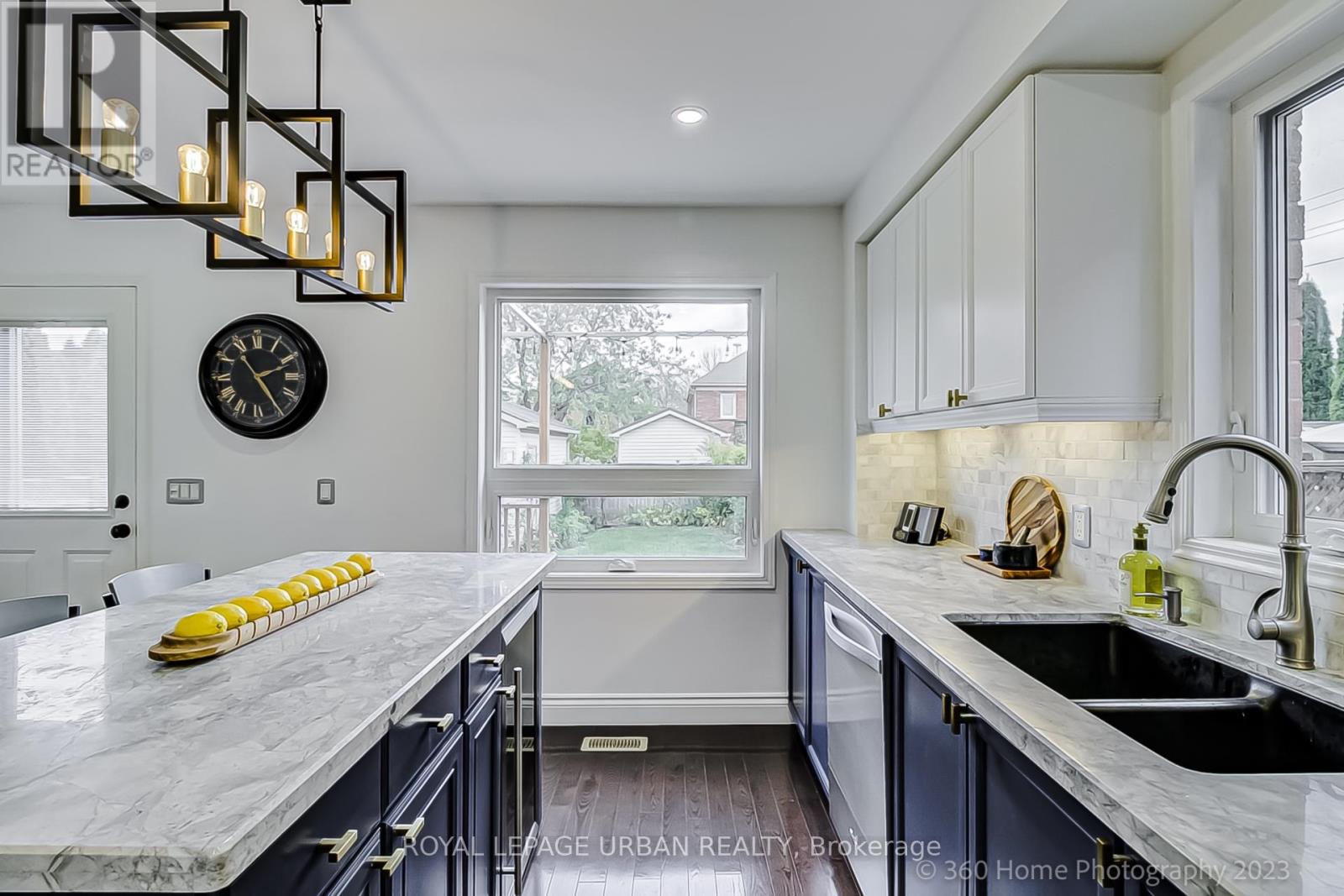 165 Westfield Trail, Oakville, Ontario  L6H 6H7 - Photo 15 - W12531990