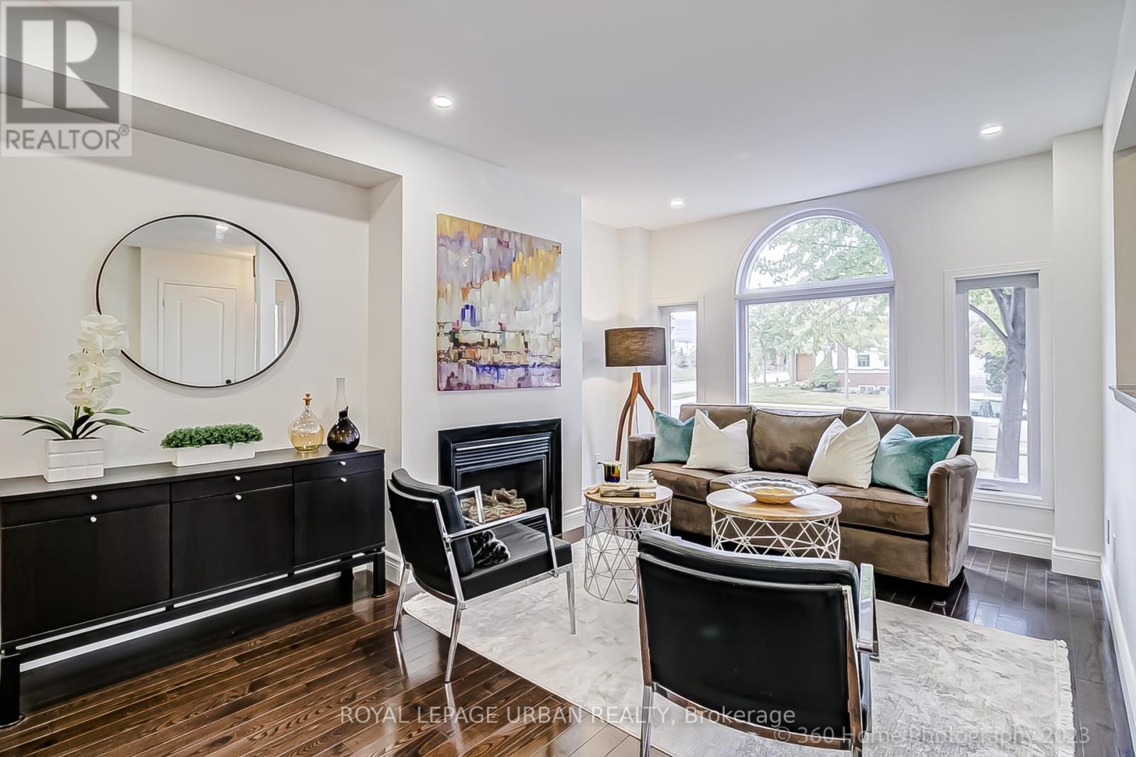 165 Westfield Trail, Oakville, Ontario  L6H 6H7 - Photo 2 - W12531990