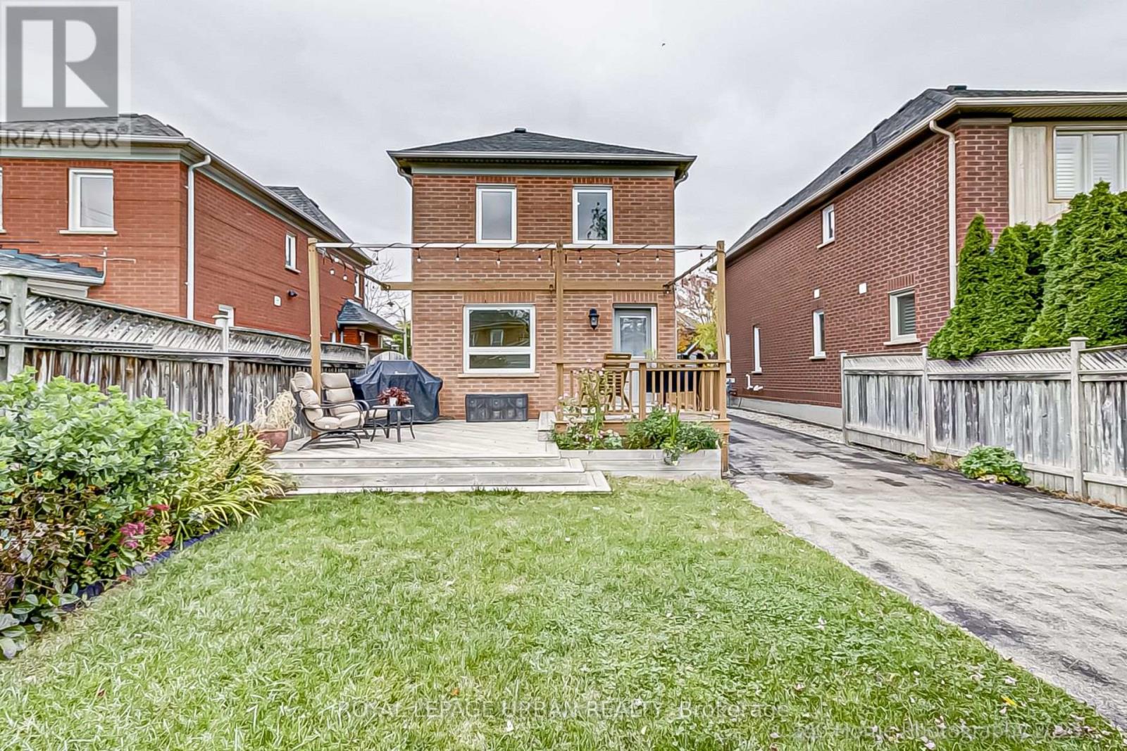 165 Westfield Trail, Oakville, Ontario  L6H 6H7 - Photo 36 - W12531990