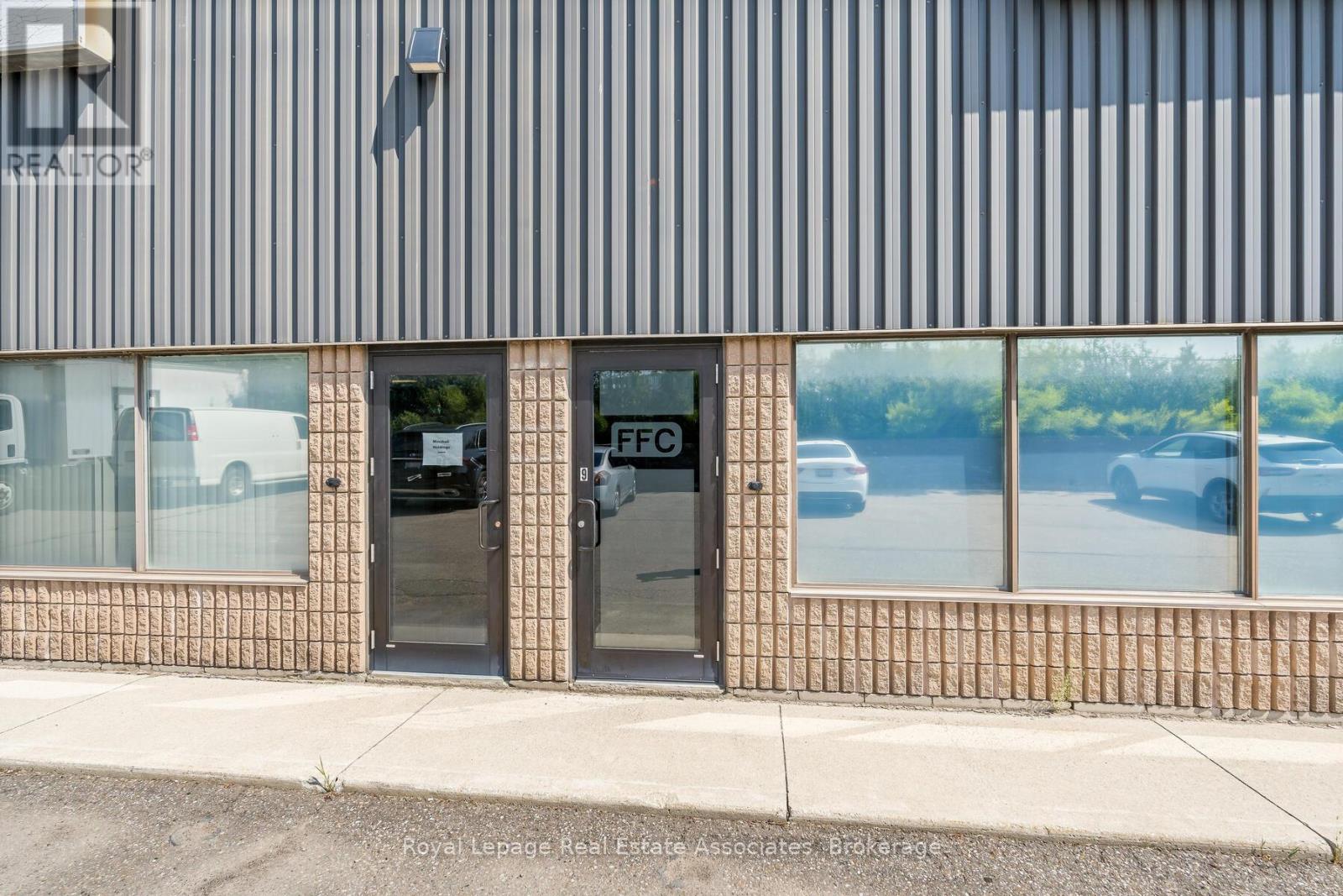 9 - 150 Armstrong Avenue, Halton Hills, Ontario  L7G 5G8 - Photo 4 - W12532006