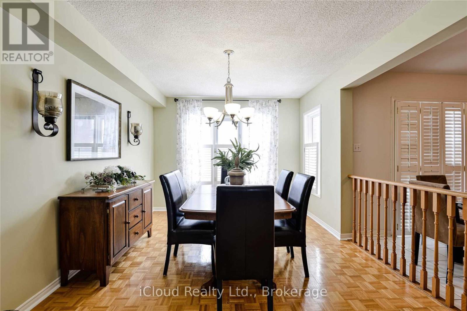 33 Fenflower Court, Brampton, Ontario  L7A 1H3 - Photo 4 - W12532028